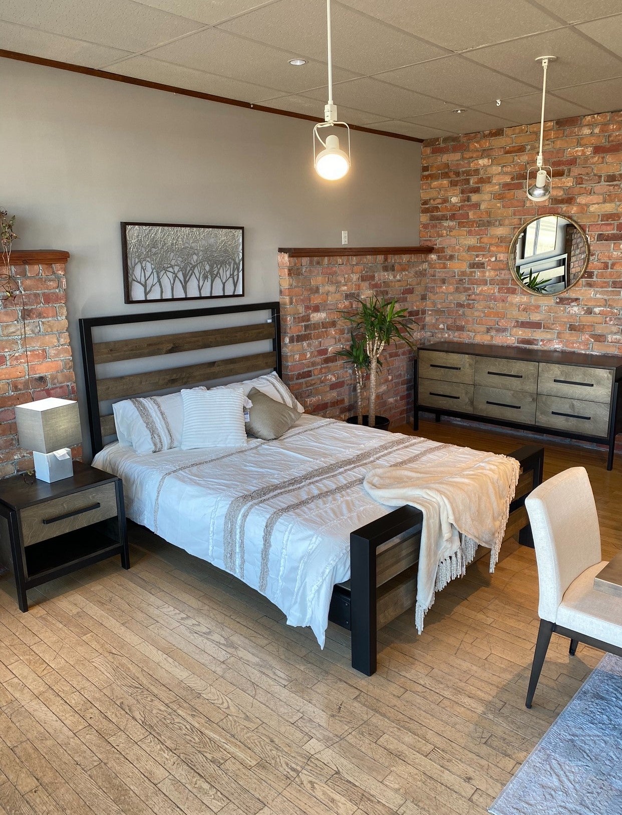 Traverse Bed Collection 71-900Q-B Nightstand 71-802-BPL